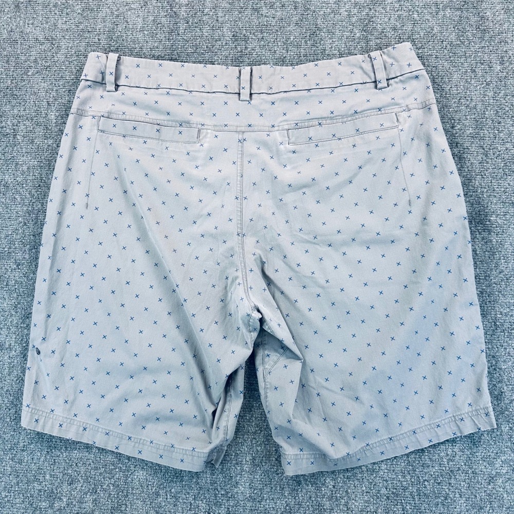 Lululemon Men's 40 Commission Short Light Grey Navy Blue Cross Print Chino Golf - Picture 3 of 12